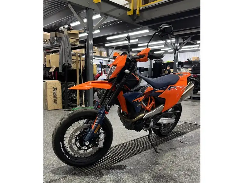 2026 KTM Unspecified, orange, Import Kanada — Foto 6 z 12