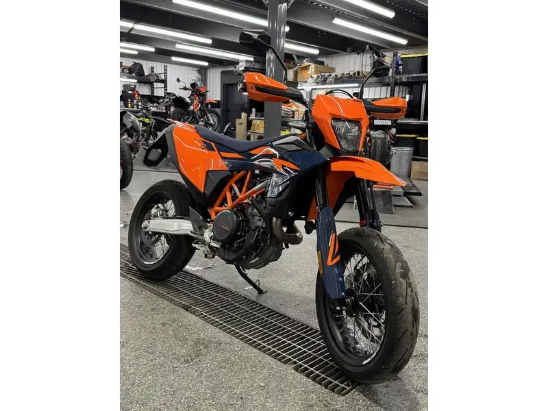 2026 KTM Unspecified, orange, Import Kanada — Foto 8 z 12