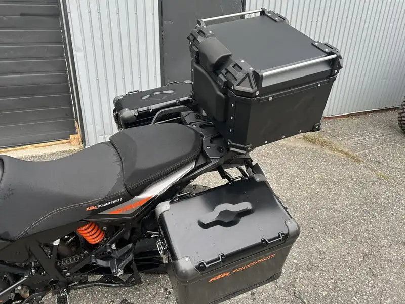 2015 KTM Unspecified, schwarz, Import Kanada — Foto 10 z 11
