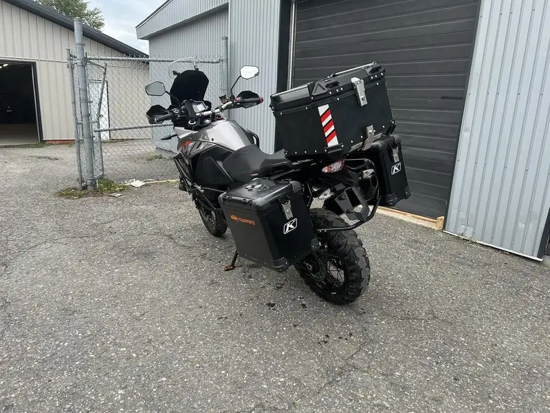 2015 KTM Unspecified, schwarz, Import Kanada — Foto 3 z 11
