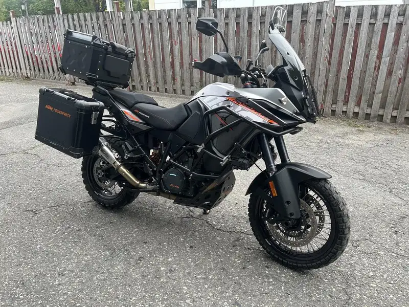 2015 KTM Unspecified, schwarz, Import Kanada — Foto 7 z 11