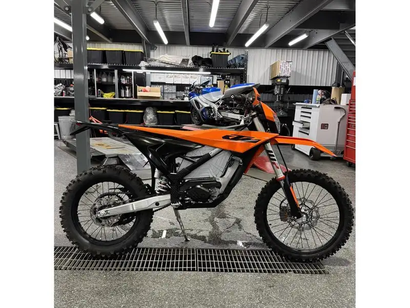 2027 KTM Unspecified, orange, Import Kanada — Foto 1