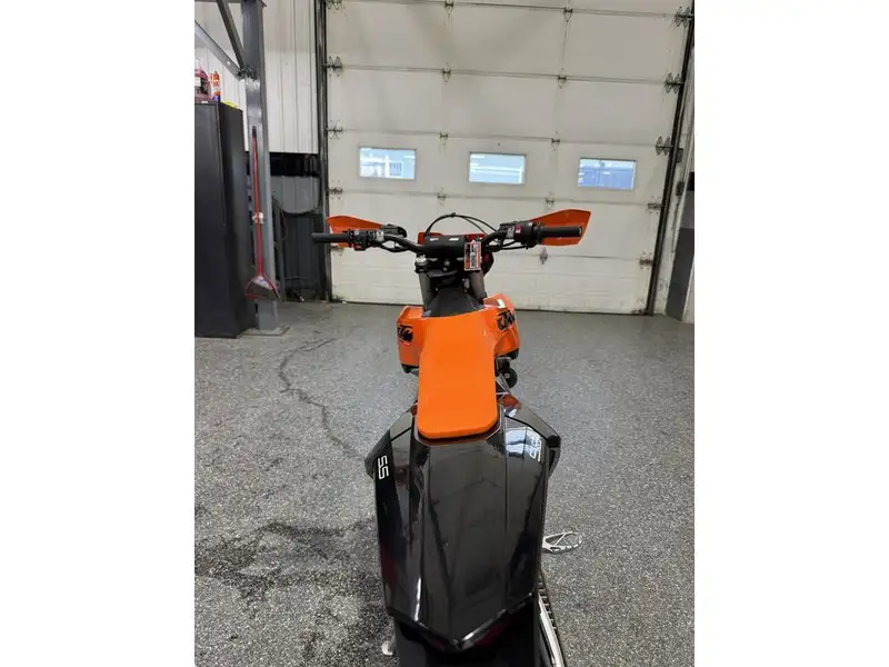 2027 KTM Unspecified, orange, Import Kanada — Foto 10 z 11