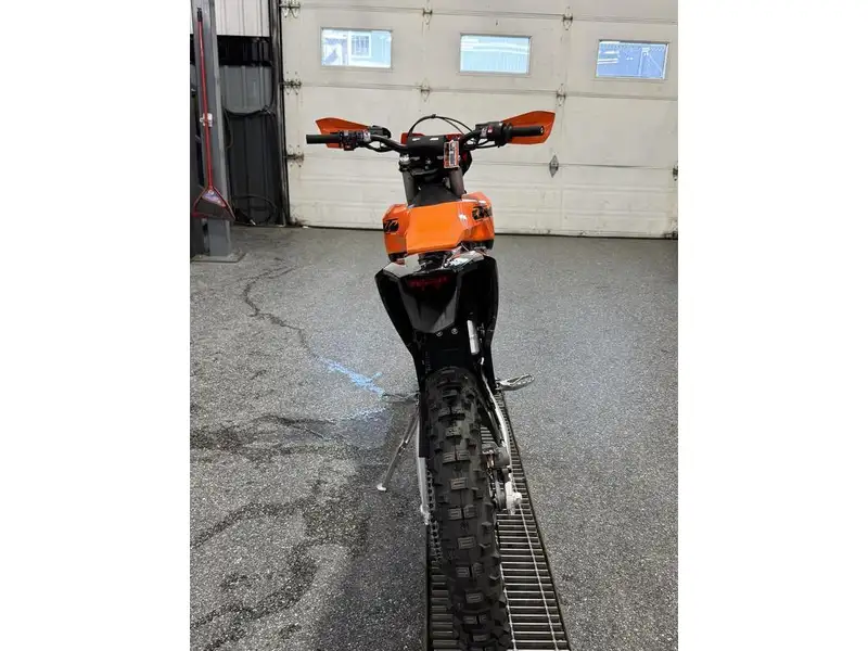 2027 KTM Unspecified, orange, Import Kanada — Foto 3 z 11
