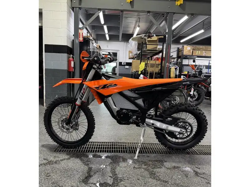 2027 KTM Unspecified, orange, Import Kanada — Foto 5 z 11
