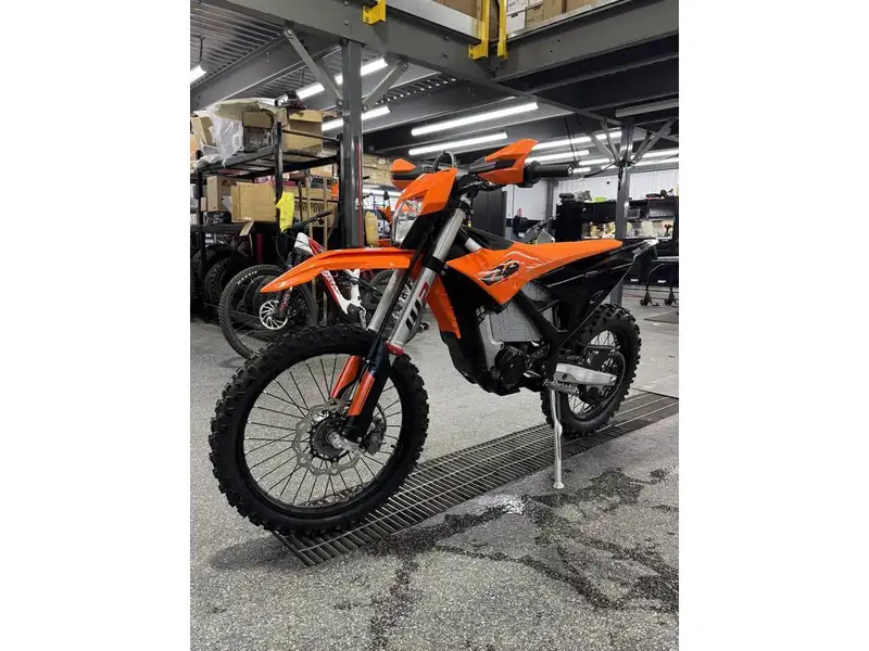 2027 KTM Unspecified, orange, Import Kanada — Foto 6 z 11