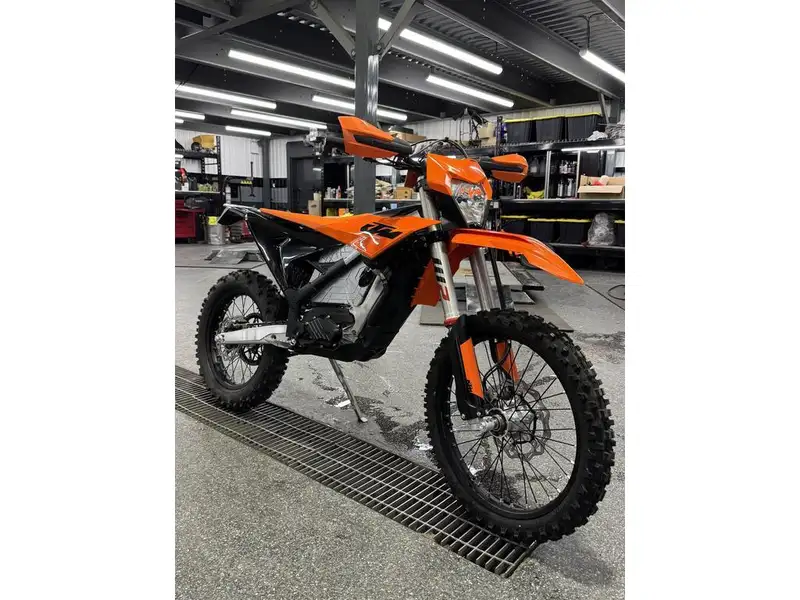 2027 KTM Unspecified, orange, Import Kanada — Foto 8 z 11