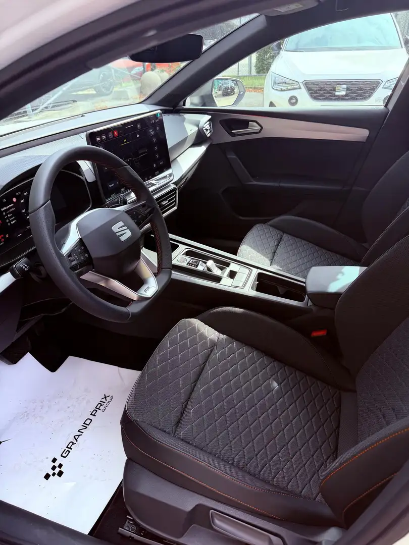2026 Seat Leon, 9 km, Italien — Foto 7 z 7