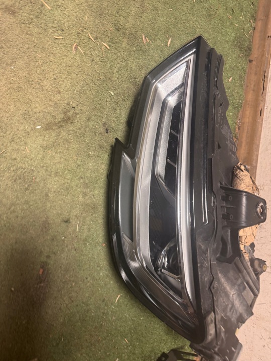 Audi A3 8v facelift světlomet levá přední FULL LED Matrix 8v0941035 Europa, Auf Lager in der EU — Foto 1