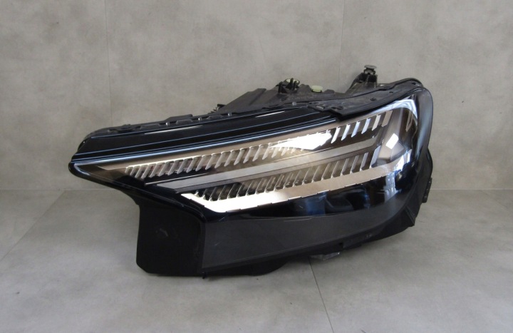 světlomet přední Audi Q4 E-tron E Tron FULL LED Matrix 21- levá 89a941035f, Auf Lager in der EU — Foto 1