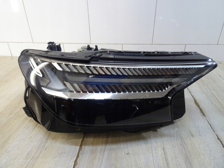 Audi Q4 E-tron 89a světlomet pravá přední FULL LED Matrix Audi 89a941036f, Auf Lager in der EU — Foto 1