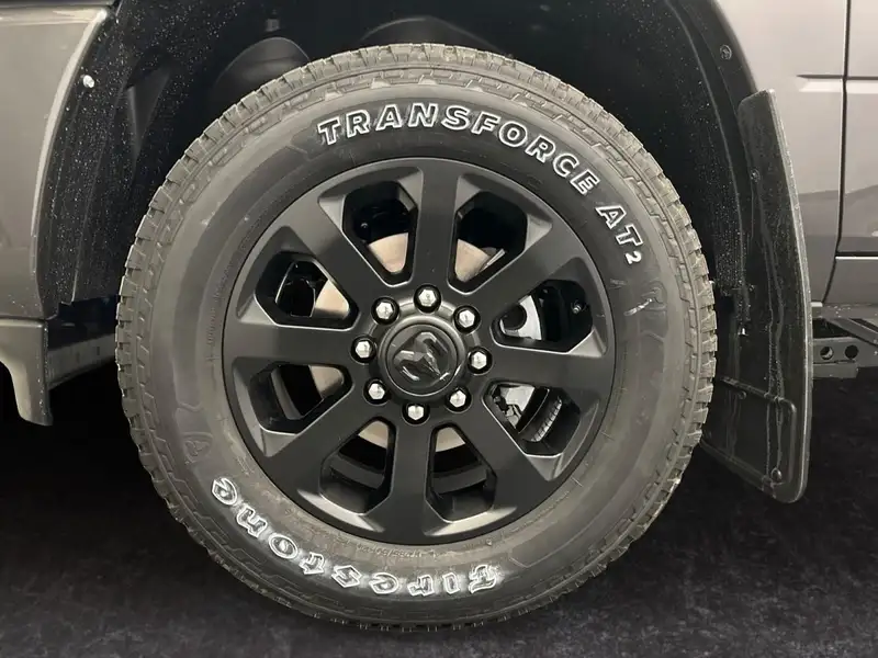 2027 RAM 2500 Laramie, grau, 0 km, Import Kanada — Foto 9 z 12
