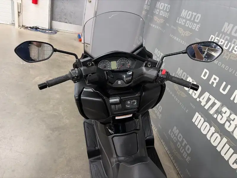 2020 Suzuki Unspecified, 2.380 km, Import Kanada — Foto 11 z 12
