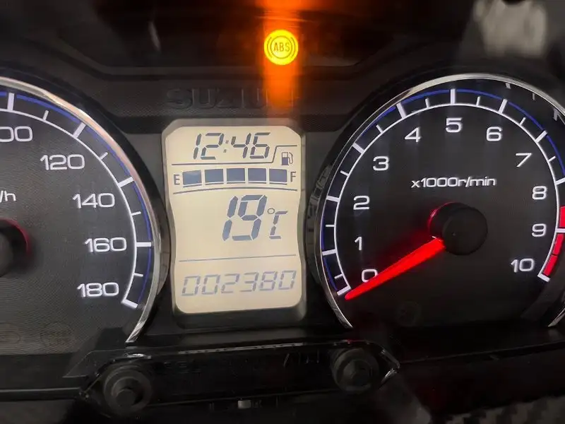 2020 Suzuki Unspecified, 2.380 km, Import Kanada — Foto 12 z 12