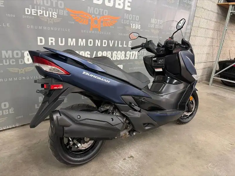 2020 Suzuki Unspecified, 2.380 km, Import Kanada — Foto 4 z 12