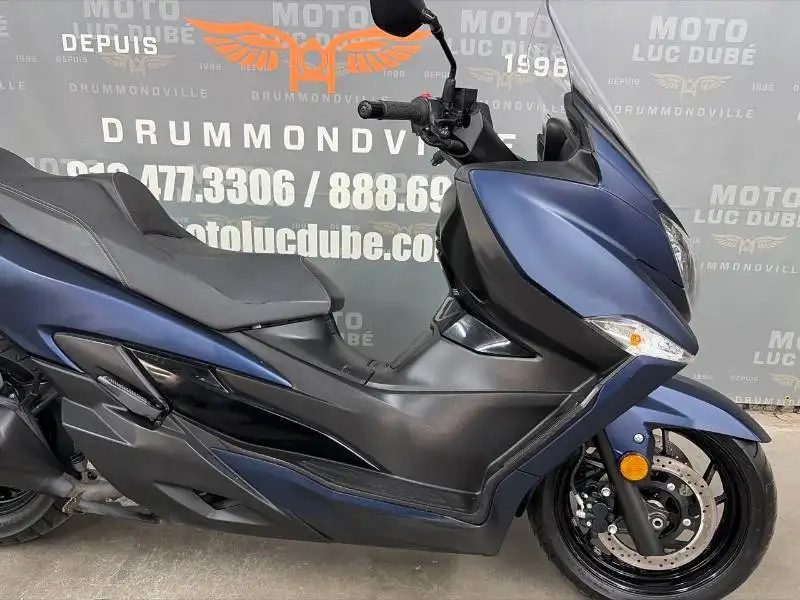 2020 Suzuki Unspecified, 2.380 km, Import Kanada — Foto 5 z 12