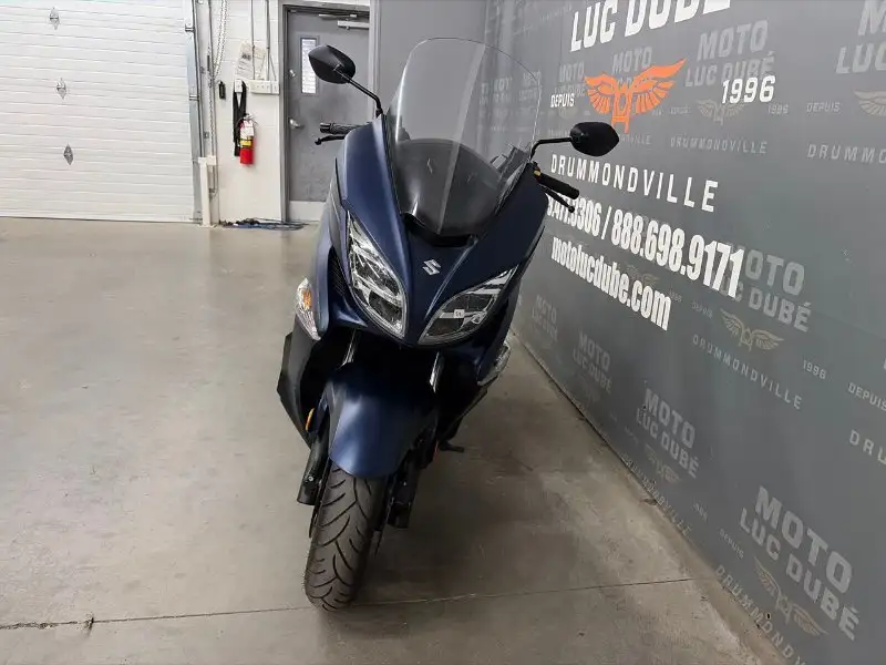 2020 Suzuki Unspecified, 2.380 km, Import Kanada — Foto 6 z 12