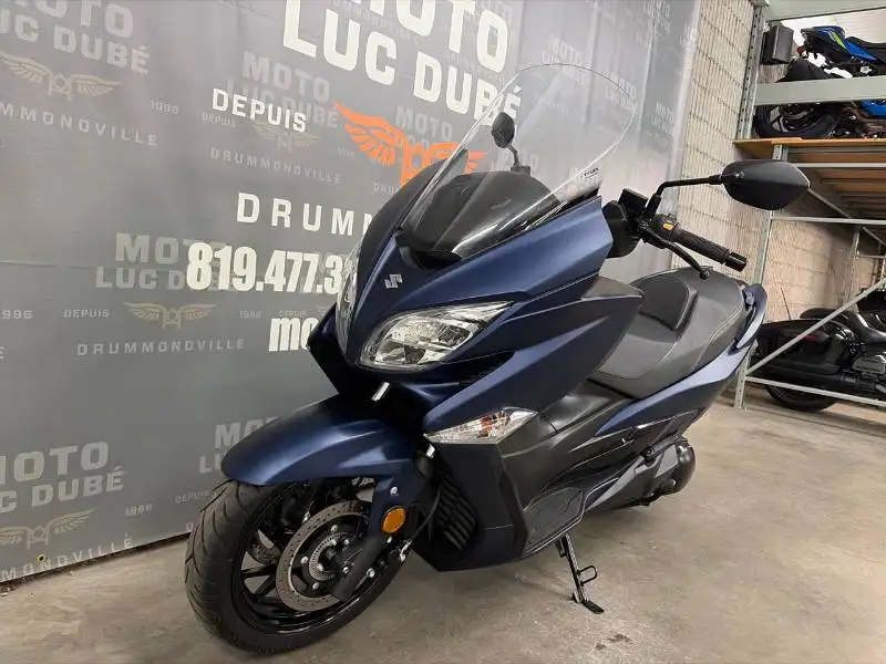 2020 Suzuki Unspecified, 2.380 km, Import Kanada — Foto 8 z 12