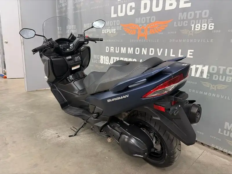 2020 Suzuki Unspecified, 2.380 km, Import Kanada — Foto 9 z 12