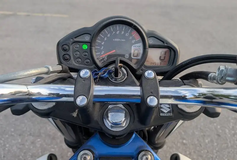 2009 Suzuki Gladius, blau, 14.600 km, Import Kanada — Foto 5 z 5