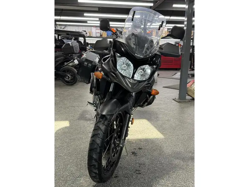 2016 Suzuki Unspecified, schwarz, Import Kanada — Foto 8 z 12