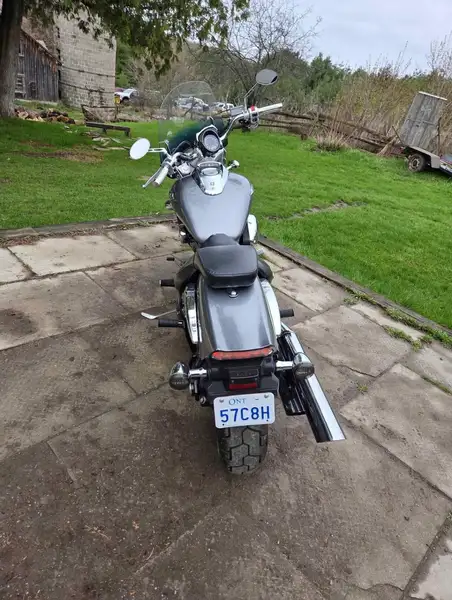 2006 Suzuki Boulevard M50, silber, 39.000 km, Import Kanada — Foto 3 z 3