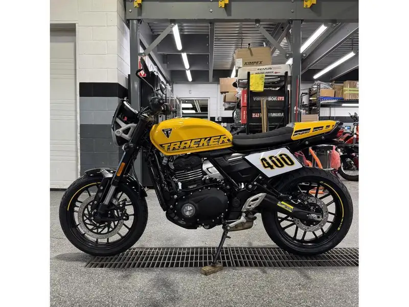 2027 Triumph Tracker 400, gelb, Import Kanada — Foto 5 z 11
