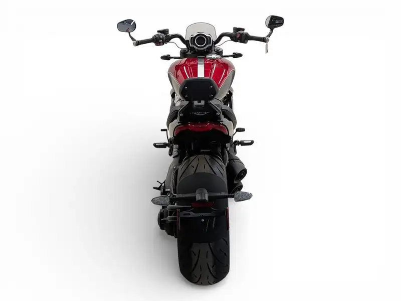2026 Triumph Rocket 3, 1 km, Import Kanada — Foto 9 z 12