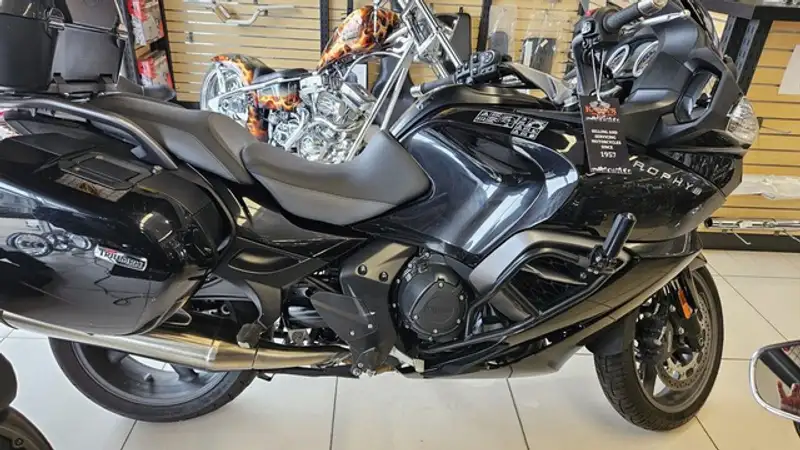 2015 Triumph Trophy, schwarz, 24.357 km, Import Kanada — Foto 1