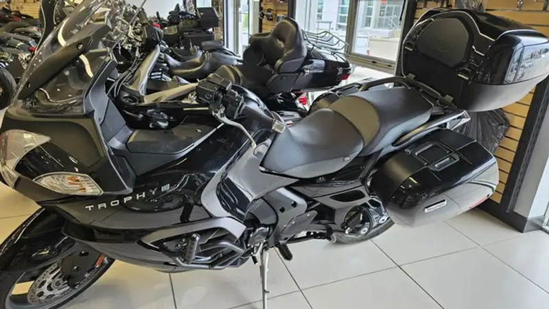 2015 Triumph Trophy, schwarz, 24.357 km, Import Kanada — Foto 5 z 5