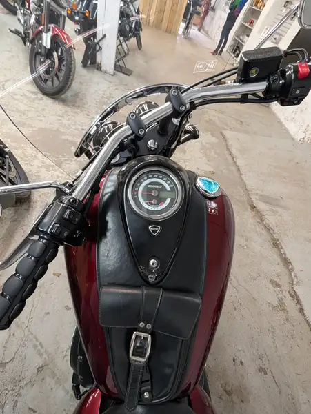 2018 Triumph Thunderbird, rot, 57.850 km, Import Kanada — Foto 4 z 5