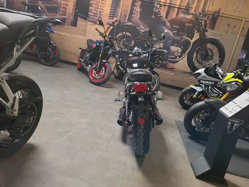 2026 Triumph Speedmaster, schwarz, 12 km, Import Kanada — Foto 10 z 12