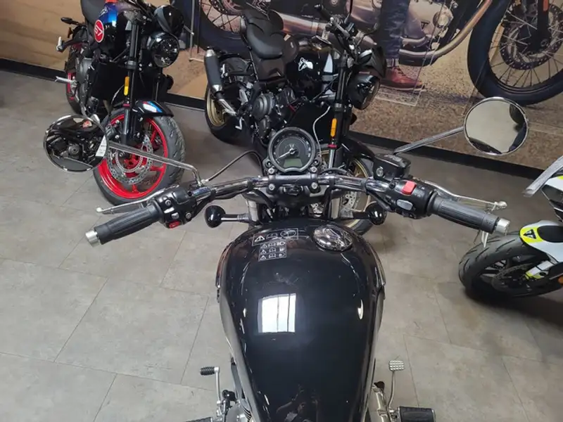 2026 Triumph Speedmaster, schwarz, 12 km, Import Kanada — Foto 11 z 12