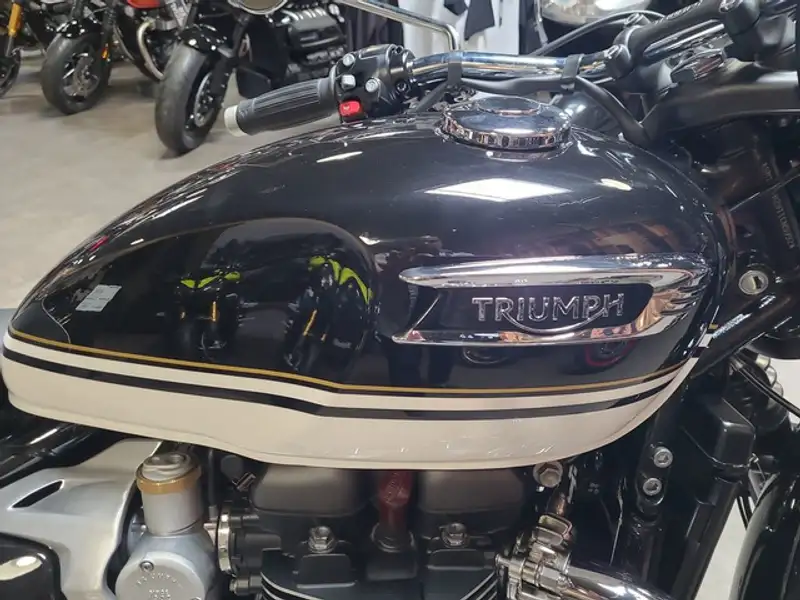 2026 Triumph Speedmaster, schwarz, 12 km, Import Kanada — Foto 4 z 12