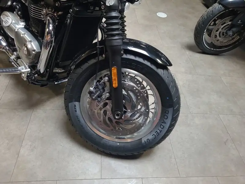 2026 Triumph Speedmaster, schwarz, 12 km, Import Kanada — Foto 5 z 12