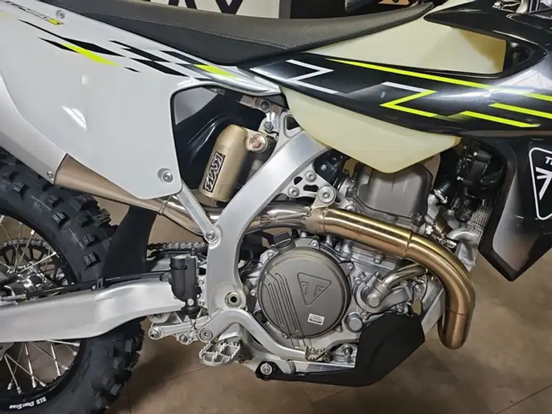 2026 Triumph TF 450-E, gelb, 12 km, Import Kanada — Foto 3 z 12