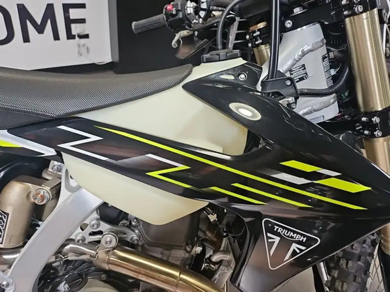 2026 Triumph TF 450-E, gelb, 12 km, Import Kanada — Foto 4 z 12