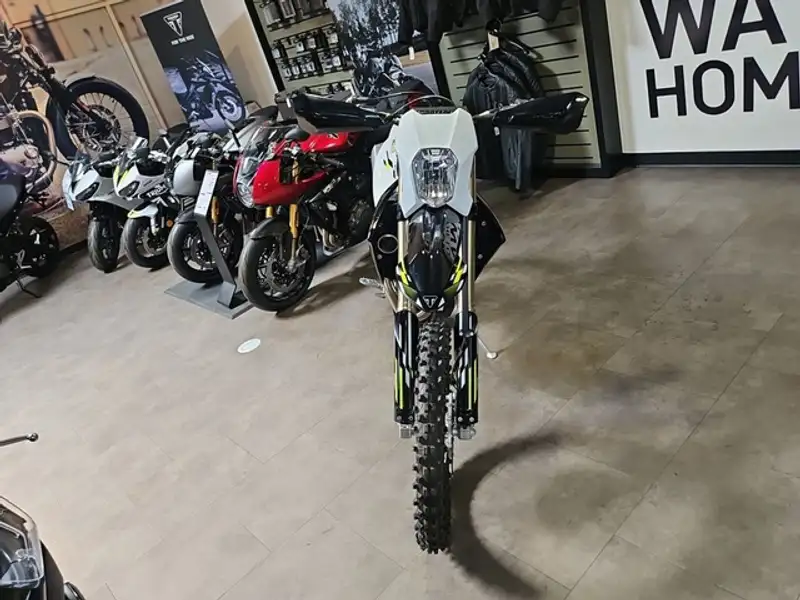 2026 Triumph TF 450-E, gelb, 12 km, Import Kanada — Foto 7 z 12
