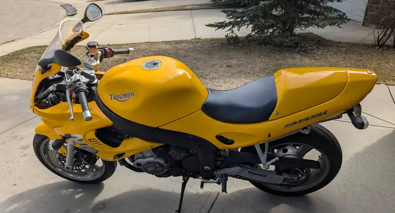 2000 Triumph Sprint RS, gelb, 53.000 km, Import Kanada — Foto 2 z 9