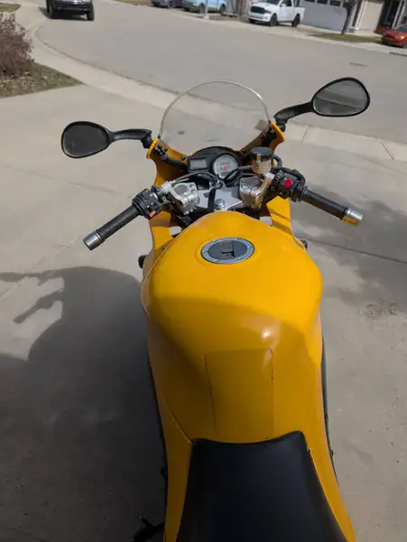 2000 Triumph Sprint RS, gelb, 53.000 km, Import Kanada — Foto 5 z 9