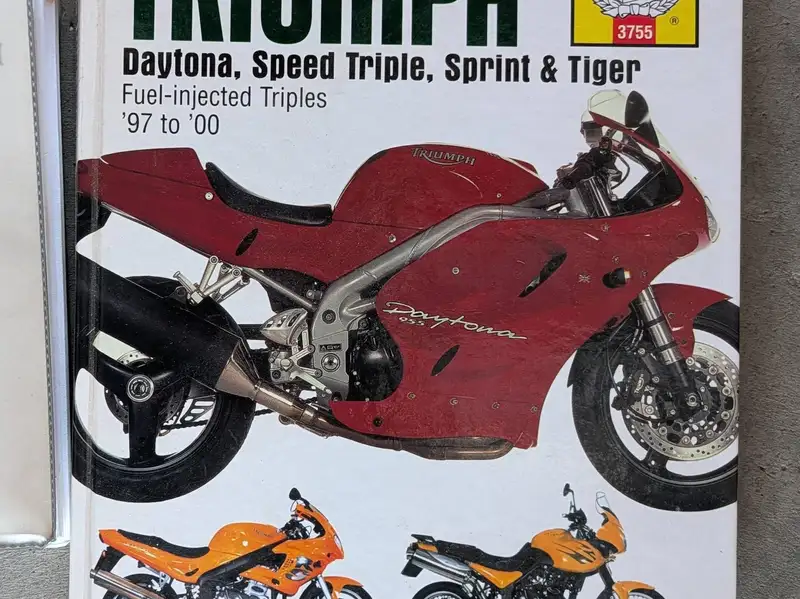 2000 Triumph Sprint RS, gelb, 53.000 km, Import Kanada — Foto 8 z 9