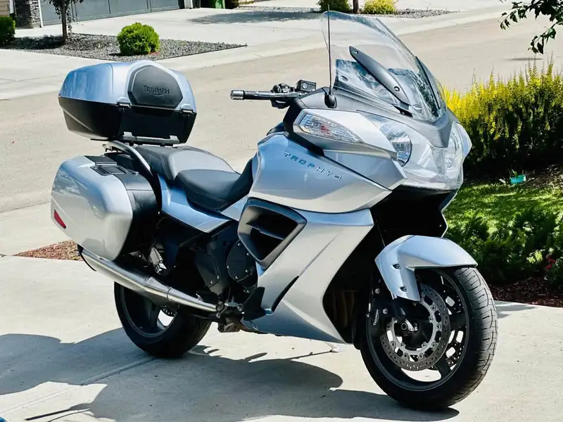 2015 Triumph Trophy, silber, 86.000 km, Import Kanada — Foto 1