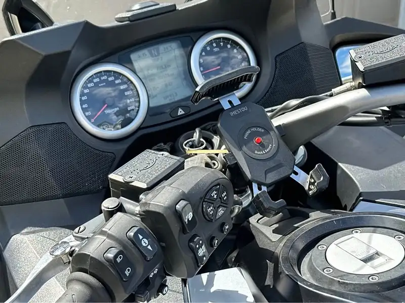 2015 Triumph Trophy, silber, 86.000 km, Import Kanada — Foto 4 z 12