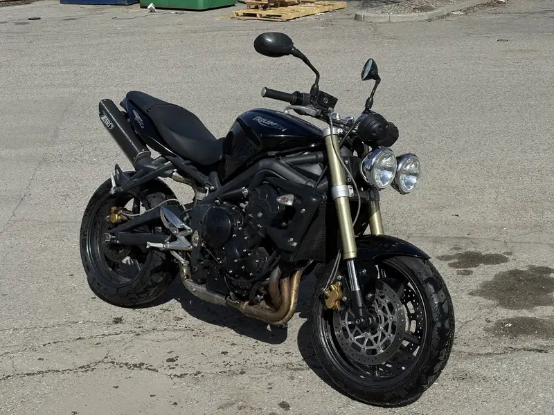 2008 Triumph Speed Triple, Import Kanada — Foto 1