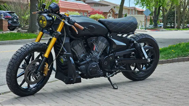 2017 Victory Unspecified Octane Custom, schwarz, 3.520 km, Import Kanada — Foto 3 z 4