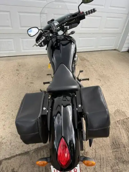 2011 Victory Unspecified 8 Ball, schwarz, 41.391 km, Import Kanada — Foto 4 z 8