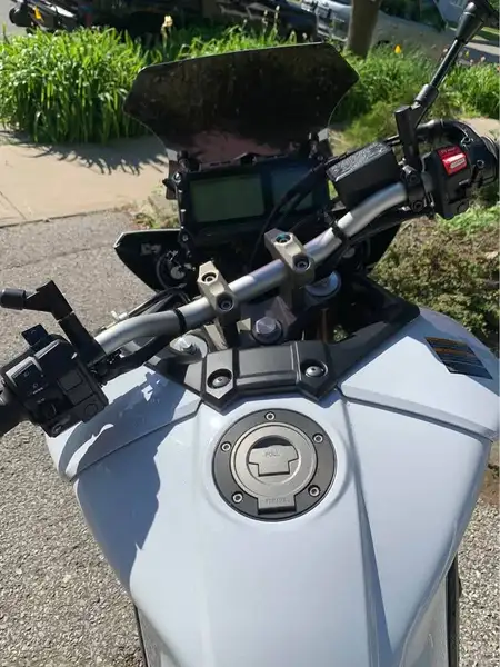 2017 Yamaha FJ, weiß, 24.000 km, Import Kanada — Foto 6 z 10