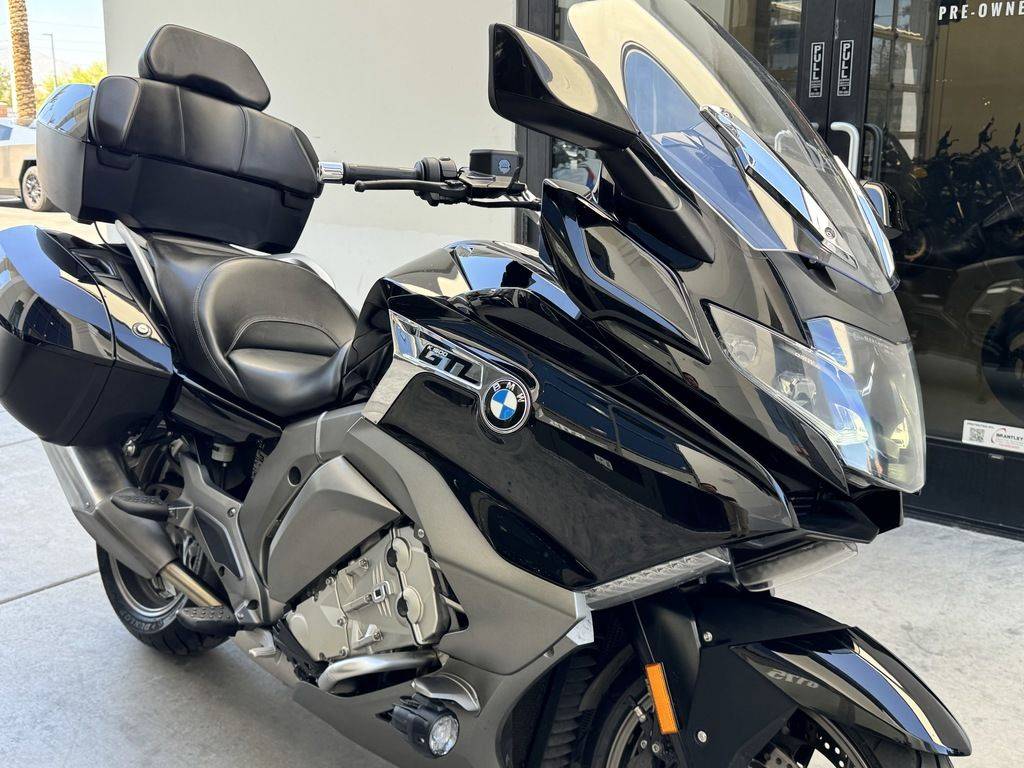 2022 BMW, schwarz, Import USA — Foto 5 z 12