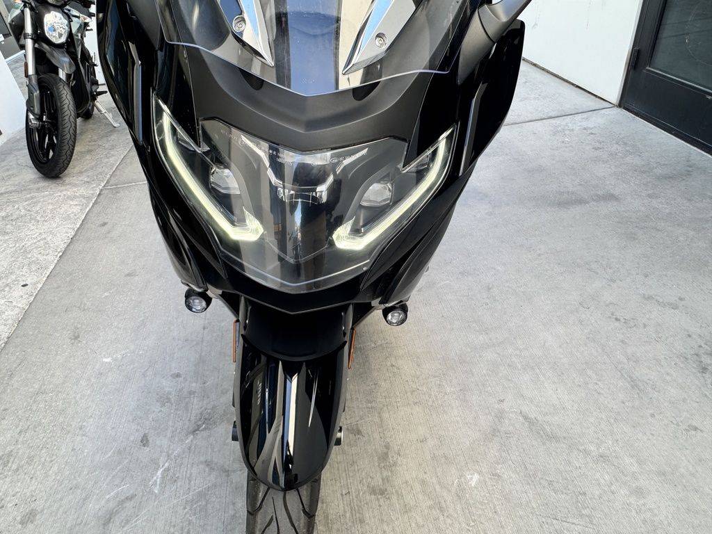 2022 BMW, schwarz, Import USA — Foto 6 z 12