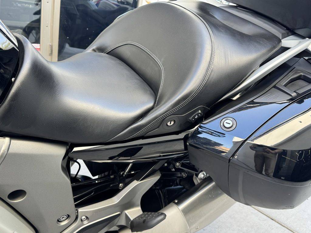 2022 BMW, schwarz, Import USA — Foto 9 z 12